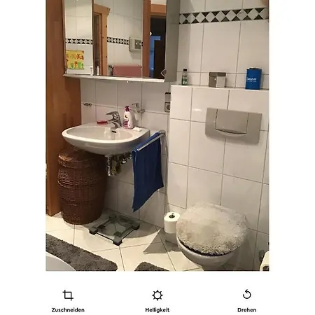ホームステイ Doppelzimmer Mit Arbeitsplatz, Zustellbett Und Garten *